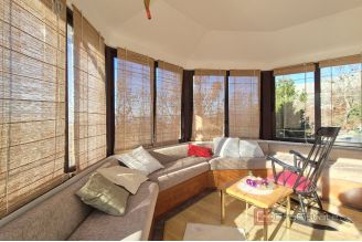 016 2047 118 Split area House with a sea view for sale