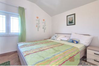 016 2047 118 Split area House with a sea view for sale