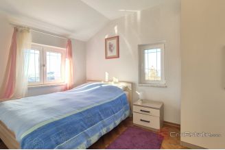 016 2047 118 Split area House with a sea view for sale