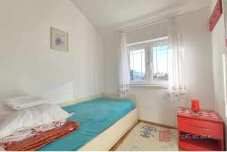 016 2047 118 Split area House with a sea view for sale