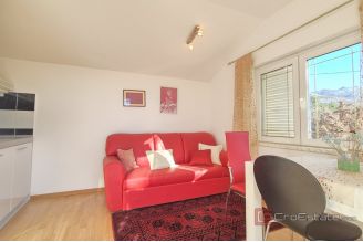 016 2047 118 Split area House with a sea view for sale