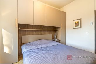 020 2057 04 Krk Semi detached house with a sea view for sale for sale