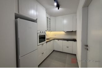 014 2035 329 Split Znjan Modern two bedroom apartment in a new building for rent