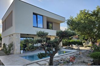 001 1023 60 Krk Modern villa with pool in a quiet location for sale