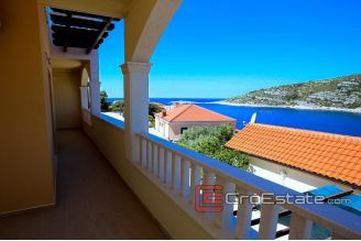 10 2014 96 Rogoznica house for sale sea view