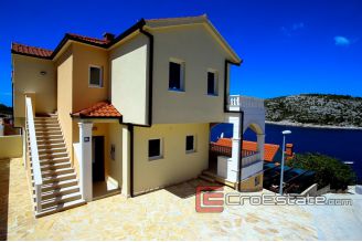 10 2014 96 Rogoznica house for sale sea view