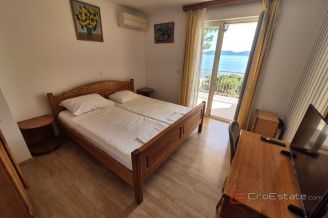 009 2016 644 Omiš Detached house with sea view for sale