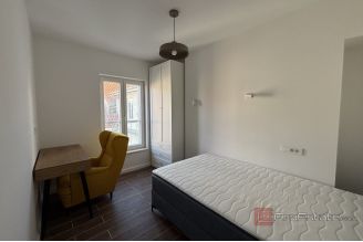 010 2035 330 Split Center Modern renovated studio apartment for rent