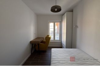 010 2035 330 Split Center Modern renovated studio apartment for rent