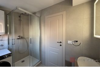 010 2035 330 Split Center Modern renovated studio apartment for rent