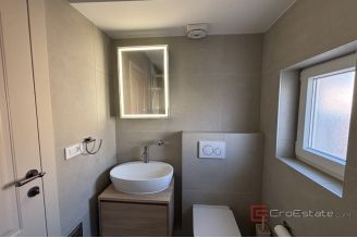 010 2035 330 Split Center Modern renovated studio apartment for rent