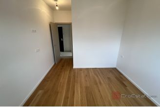 012 2053 30c Pula Modern apartment on the first floor with terrace for sale
