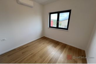 012 2053 30c Pula Modern apartment on the first floor with terrace for sale