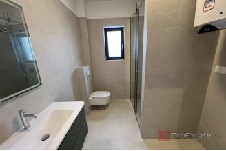 012 2053 30c Pula Modern apartment on the first floor with terrace for sale