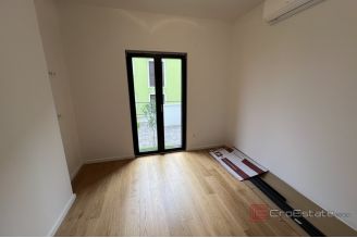 007 2053 30b Pula Apartment with private pool for sale