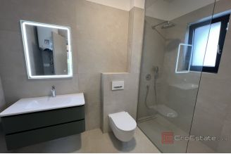 007 2053 30b Pula Apartment with private pool for sale