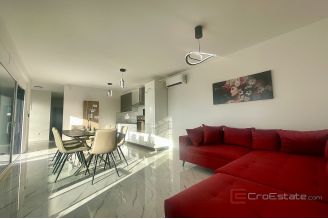 010 1023 59 Krk Modern house with pool and garden for sale