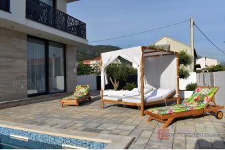 019 2055 06 kastela luxury villa with pool for sale