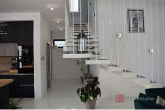 019 2055 06 kastela luxury villa with pool for sale