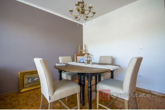 018 2035 332 Split Center Modern two bedroom apartment for rent