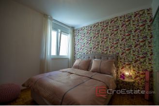 018 2035 332 Split Center Modern two bedroom apartment for rent