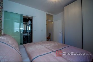 018 2035 332 Split Center Modern two bedroom apartment for rent