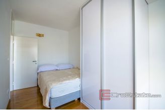 018 2035 332 Split Center Modern two bedroom apartment for rent