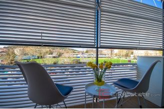 018 2035 332 Split Center Modern two bedroom apartment for rent