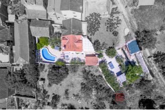 23 2013 182 Brac stone villa swimming pool for sale