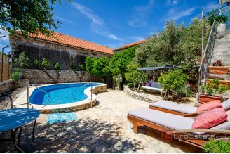 23 2013 182 Brac stone villa swimming pool for sale