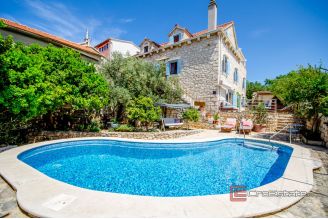 23 2013 182 Brac stone villa swimming pool for sale