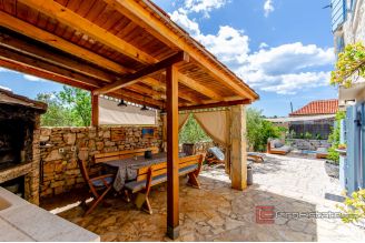 23 2013 182 Brac stone villa swimming pool for sale