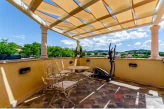 23 2013 182 Brac stone villa swimming pool for sale