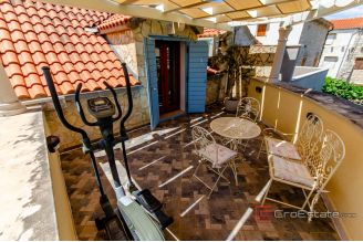 23 2013 182 Brac stone villa swimming pool for sale