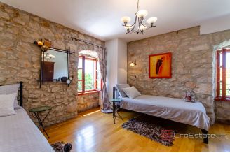 23 2013 182 Brac stone villa swimming pool for sale