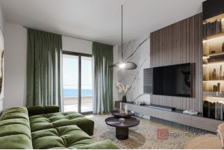 005 2046 167 Split Three bedroom apartment for sale