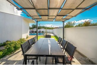 012 1021 47 Krk Modern house with pool for sale