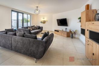 012 1021 47 Krk Modern house with pool for sale