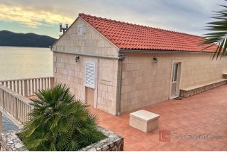 020 2022 481 dubrovnik villa in the first row to the sea sale