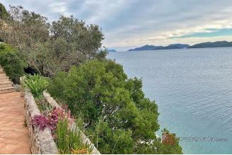 020 2022 481 dubrovnik villa in the first row to the sea sale