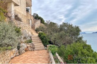 020 2022 481 dubrovnik villa in the first row to the sea sale