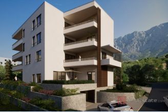 001 2056 01 Makarska Three bedroom apartment with sea view for sale