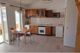 009 5464 30 Vodice Apartment house near the sea for sale
