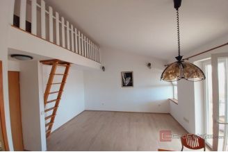 009 5464 30 Vodice Apartment house near the sea for sale