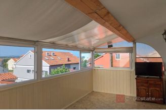 009 5464 30 Vodice Apartment house near the sea for sale