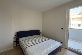 016 2046 181 Split Gripe Penthouse with sea view for rent