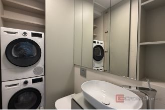 016 2046 181 Split Gripe Penthouse with sea view for rent