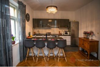 016 2048 53 Split Two bedroom apartment with garage and garden for sale