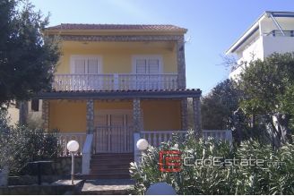 012 2014 74 Pasman House Villa for sale