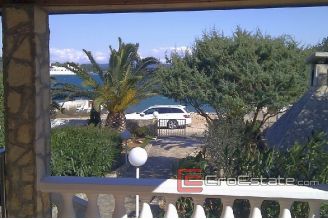 012 2014 74 Pasman House Villa for sale